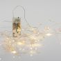 ΣΕΙΡΑ, 20 MINI LED, ΑΚΡΥΛΙΚΑ ΛΟΥΛΟΥΔΙΑ & ΠΕΡΛΕΣ, ΜΠΑΤΑΡΙΑΣ 2xAA, ΧΡΟΝΟΔΙΑΚΟΠΤΗ, ΑΣΗΜΙ ΧΑΛΚΙΝΟ ΚΑΛΩΔΙΟ, ΘΕΡΜΟ ΛΕΥΚΟ LED ΑΝΑ 7.5cm, ΠΡΟΕΚΤΑΣΗ ΠΑΡΟΧΗΣ 50cm, IP20 Eurolamp 600-11479